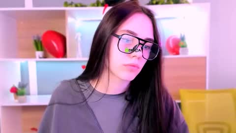 Snapshot of emma_swee chatting on 02-20-26, 06:10 emma_swee online show from 02-20-26, 06:10