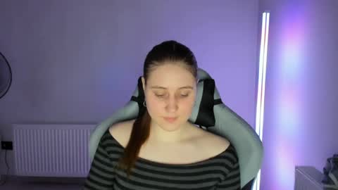 Snapshot of emma_sweettyy chatting on 06-16-26, 12:19 Emma online show from 06-16-26, 12:19
