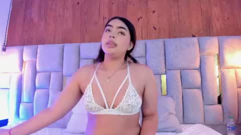 Snapshot of emma_valenciia chatting on 06-20-26, 04:59 emma_valenciia online show from 06-20-26, 04:59
