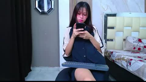 Snapshot of emma_willians_ chatting on 10-11-25, 08:29 EMMA online show from 10-11-25, 08:29
