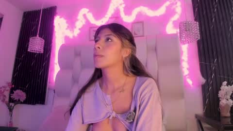 emmaa00_ online show from 05-19-26, 06:58