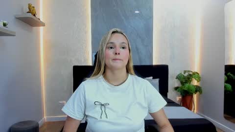 Snapshot of emmaa_white_ chatting on 05-25-26, 05:41 EMMA online show from 05-25-26, 05:41