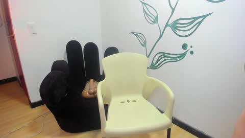 Emma Evans online show from 12-17-24, 03:28