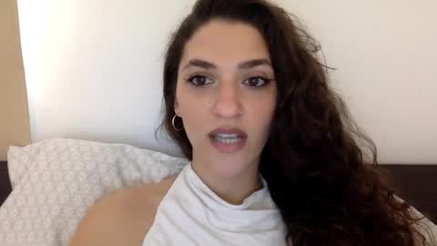 Snapshot of emmababy2322 chatting on 01-30-25, 05:17 Emma online show from 01-30-25, 05:17