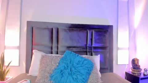 emma becket online show from 03-11-25, 03:37