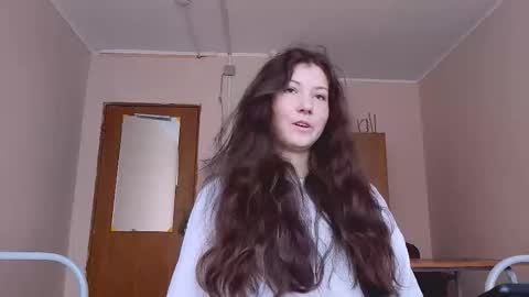 Snapshot of emmabracco chatting on 11-10-25, 11:20 Emma online show from 11-10-25, 11:20