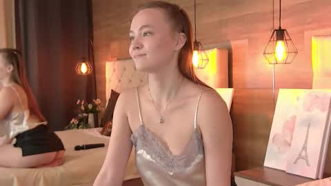 EmmaCamm online show from 10-19-25, 09:43