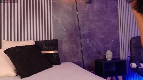 emmaclark_1 online show from 12-15-25, 10:14