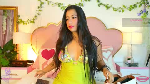 Snapshot of emmacrush chatting on 01-16-26, 09:08 Welcome Im yosein Your love is my passion activate it with your tips and enjoy with me online show from 01-16-26, 09:08