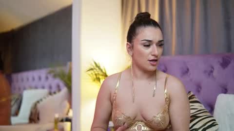  Emma  online show from 10-31-25, 06:20