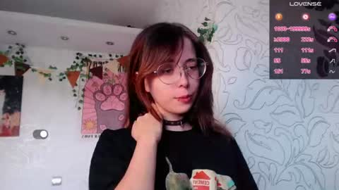 Snapshot of emmae__ chatting on 07-13-26, 08:39 Emma online show from 07-13-26, 08:39