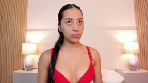 emmaespencer  online show from 06-02-26, 11:12