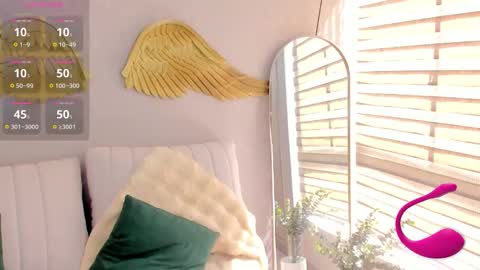  Emma Ferrary  online show from 11-18-25, 06:34