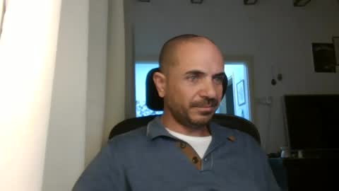 Ariel online show from 01-30-25, 04:45