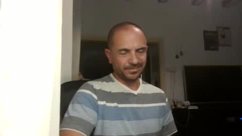 Ariel online show from 10-20-25, 04:40