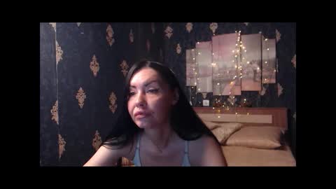 EmmaGoldX online show from 10-19-25, 07:20