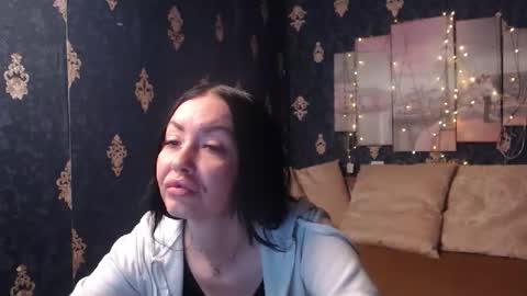 EmmaGoldX online show from 11-17-25, 07:58