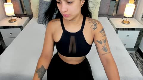 EMMA HILL online show from 01-11-25, 05:51