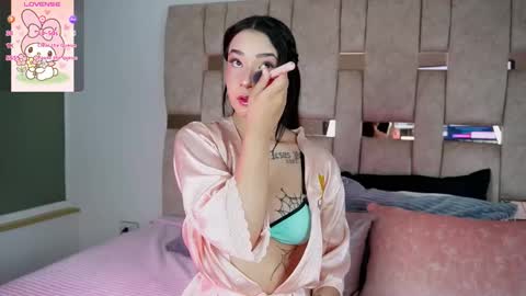 emmajohanson online show from 11-17-25, 06:35