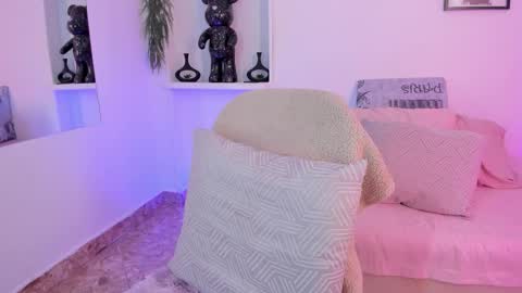 emmajohanson online show from 01-07-26, 08:33