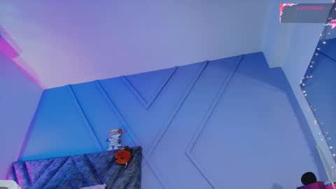 Snapshot of emmajohnss chatting on 10-22-25, 04:02 Emma online show from 10-22-25, 04:02