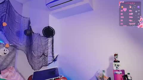 Snapshot of emmajohnss chatting on 11-01-25, 04:03 Emma online show from 11-01-25, 04:03