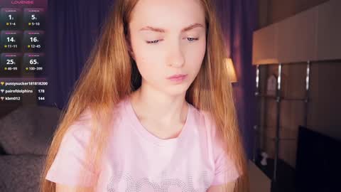 Snapshot of emmalaflame chatting on 01-11-25, 02:20 Emma day Wendy night online show from 01-11-25, 02:20