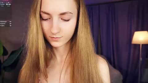 Snapshot of emmalaflame chatting on 01-25-25, 12:06 Emma day Wendy night online show from 01-25-25, 12:06