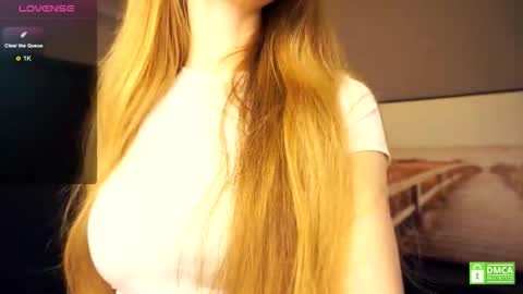 Snapshot of emmalaflame chatting on 09-14-25, 08:19 Emma day Wendy night online show from 09-14-25, 08:19