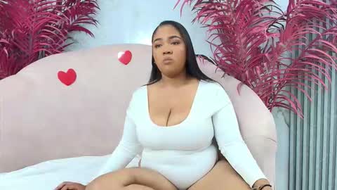 Snapshot of emmalebrun chatting on 02-15-26, 05:15 Emma online show from 02-15-26, 05:15