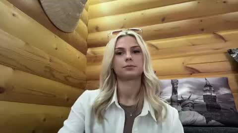 Emma online show from 06-11-26, 11:41