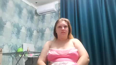 Snapshot of emmamelody944534 chatting on 09-24-25, 10:13 emmamelody online show from 09-24-25, 10:13
