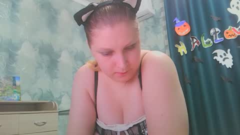Snapshot of emmamelody944534 chatting on 10-31-25, 01:28 emmamelody online show from 10-31-25, 01:28