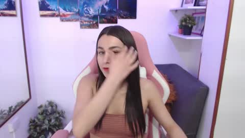 Snapshot of emmamyers_ chatting on 03-07-25, 11:27 Emma online show from 03-07-25, 11:27