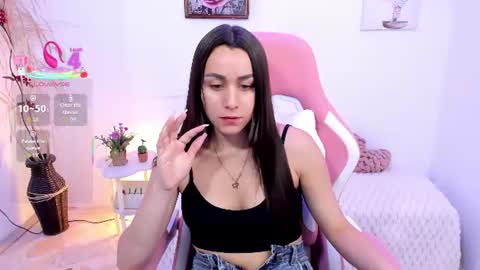 Snapshot of emmamyers_ chatting on 06-27-26, 10:48 Emma online show from 06-27-26, 10:48