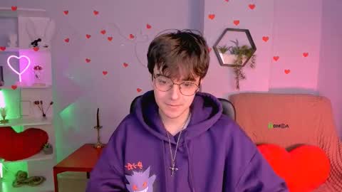 Snapshot of emmanuel_shine chatting on 02-13-26, 06:53 Emmi online show from 02-13-26, 06:53