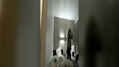 emmaraee online show from 06-14-26, 02:09