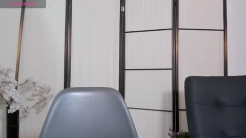 Snapshot of emmaray3 chatting on 07-05-26, 12:28 emmaray3 online show from 07-05-26, 12:28
