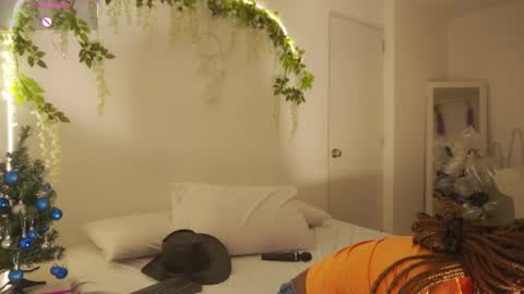 Sara online show from 11-29-25, 11:35