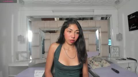 Snapshot of emmaskinny_ chatting on 02-10-26, 05:22 Emma online show from 02-10-26, 05:22