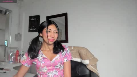 Snapshot of emmaskinny_ chatting on 03-09-26, 12:03 Emma online show from 03-09-26, 12:03