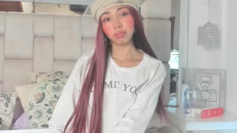 Snapshot of emmaskinny_ chatting on 03-28-26, 02:27 Emma online show from 03-28-26, 02:27