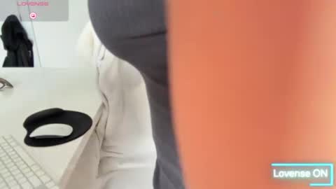 Emma Skyee online show from 09-26-25, 01:26