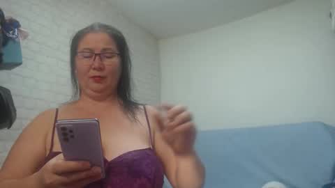 Snapshot of emmasquirt69 chatting on 12-17-25, 10:05 emmasquirt69 online show from 12-17-25, 10:05