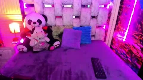 Emma online show from 04-15-26, 01:18