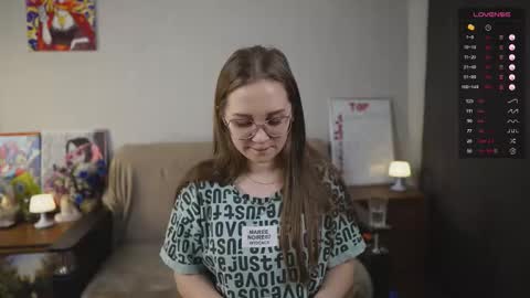 Snapshot of emmatiny chatting on 10-25-25, 03:03 Mia online show from 10-25-25, 03:03