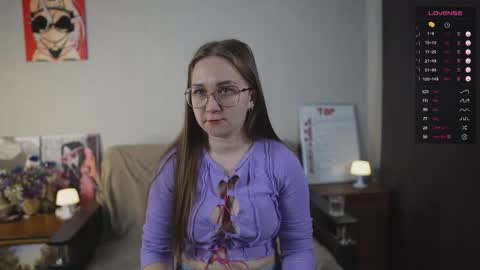 Snapshot of emmatiny chatting on 11-22-25, 01:54 Mia online show from 11-22-25, 01:54