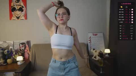 Snapshot of emmatiny chatting on 12-04-25, 04:11 Mia online show from 12-04-25, 04:11