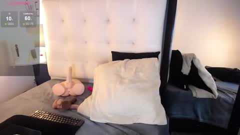 Emma watsom online show from 02-21-25, 03:54