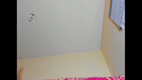 hi im emmalina welcome to your happy place online show from 12-21-24, 07:49